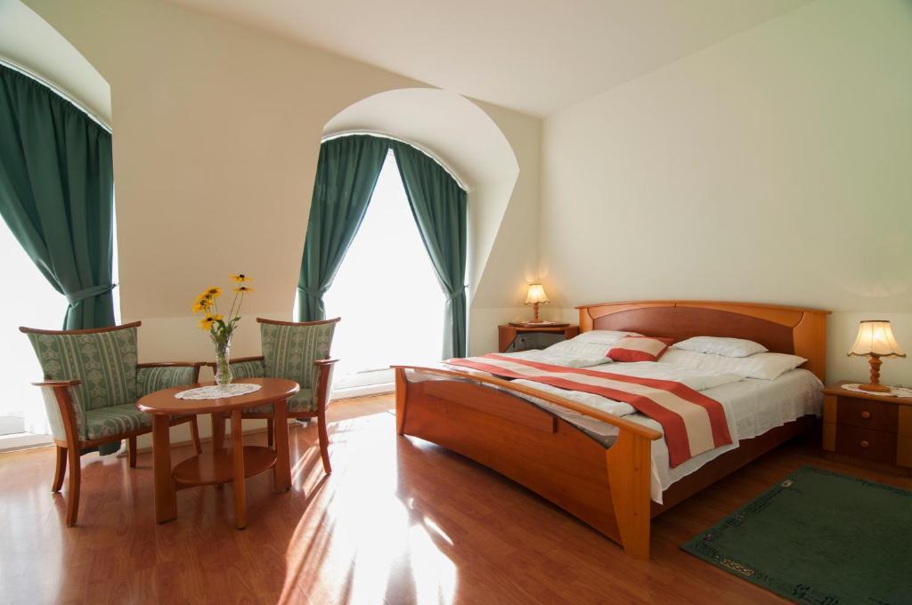 Gosztola Gyoengye-Az Erdo Szallodaja Room photo